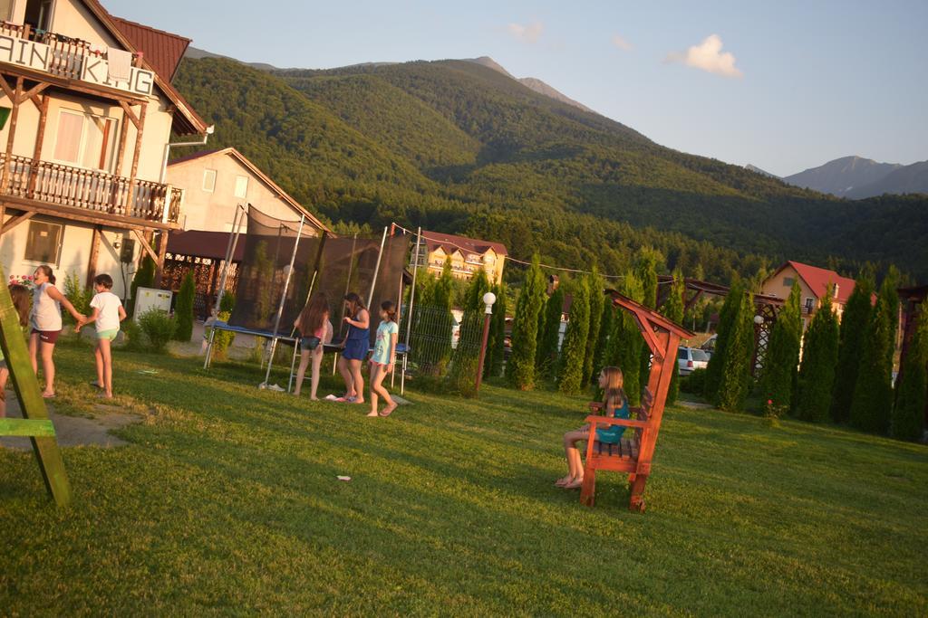 Pensiunea Mountain King Sîmbăta de Sus Екстериор снимка