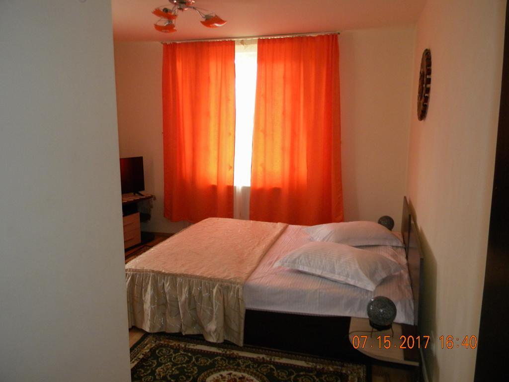 Pensiunea Mountain King Sîmbăta de Sus Екстериор снимка