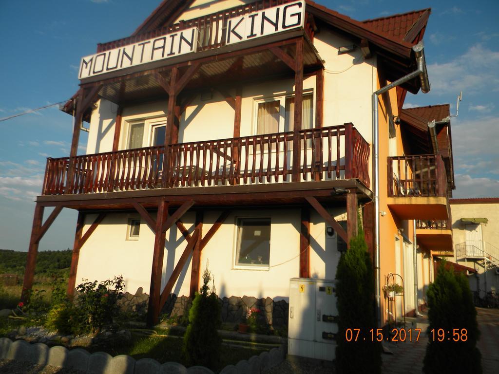 Pensiunea Mountain King Sîmbăta de Sus Екстериор снимка