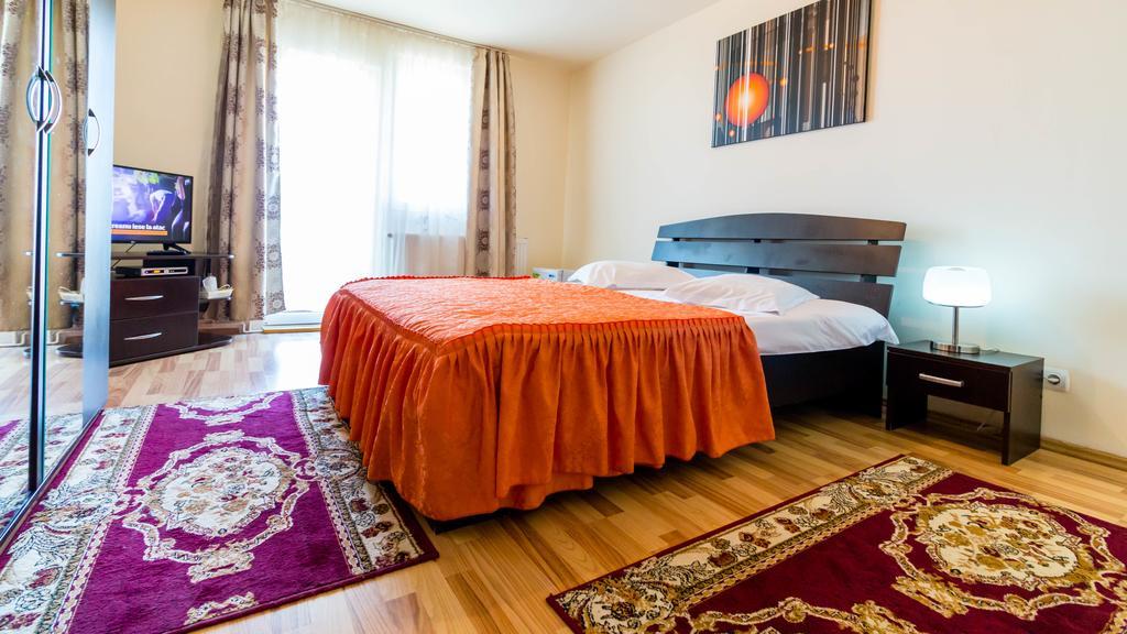 Pensiunea Mountain King Sîmbăta de Sus Екстериор снимка