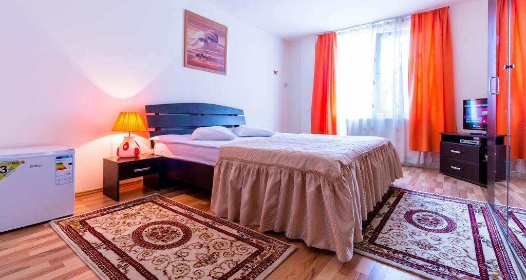 Pensiunea Mountain King Sîmbăta de Sus Екстериор снимка