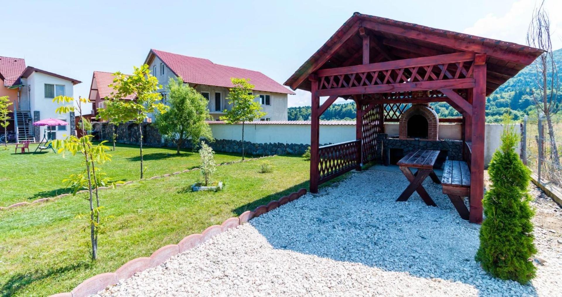 Pensiunea Mountain King Sîmbăta de Sus Екстериор снимка